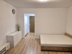 Basarabia, 10 minute metrou Costin Georgian, vav spital Ilfov, bloc 1980