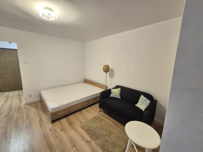 Basarabia, 10 minute metrou Costin Georgian, vav spital Ilfov, bloc 1980,